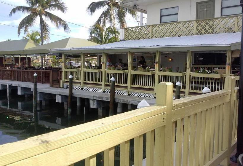 فندق Smuggler's Cove Resort And Marina