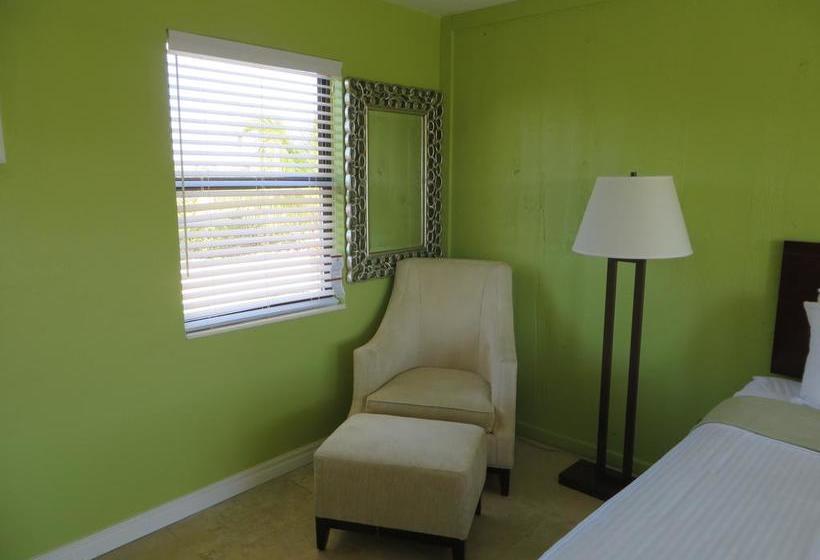 فندق Smuggler's Cove Resort And Marina