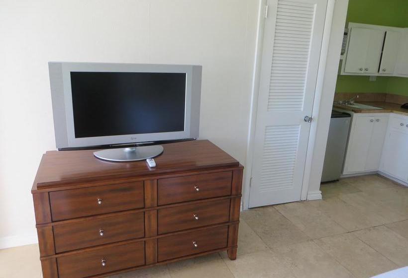 فندق Smuggler's Cove Resort And Marina