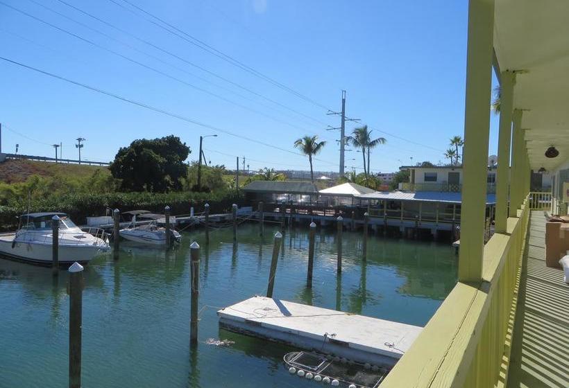 فندق Smuggler's Cove Resort And Marina