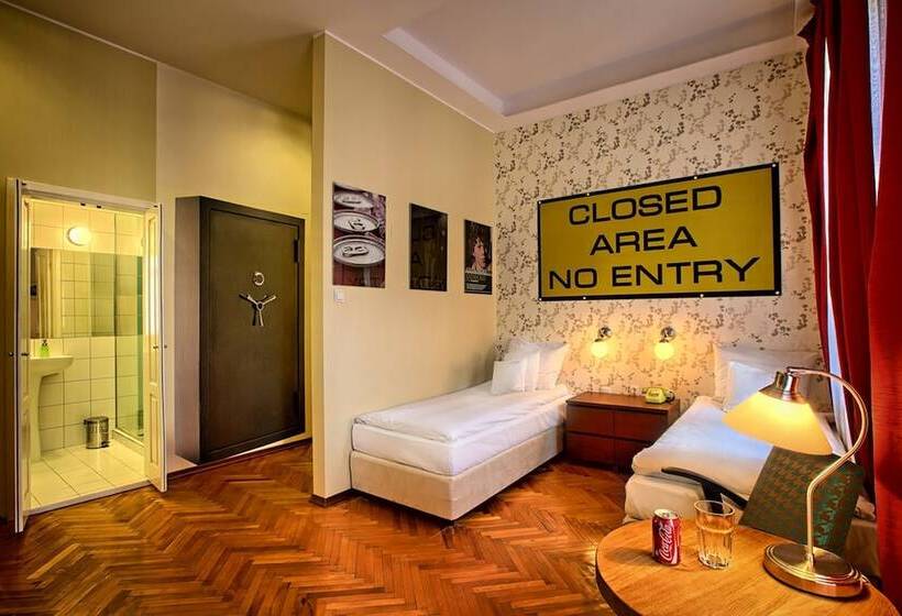 هتل Stare Kino Cinema Residence