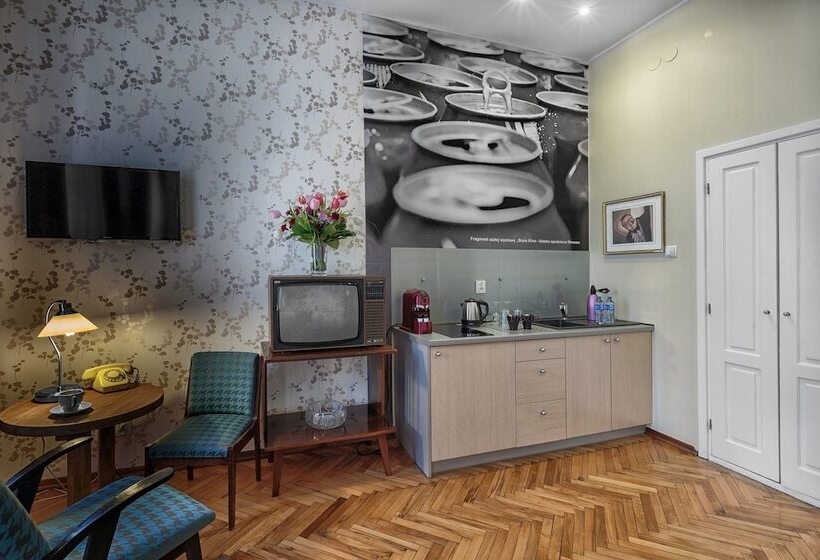 هتل Stare Kino Cinema Residence