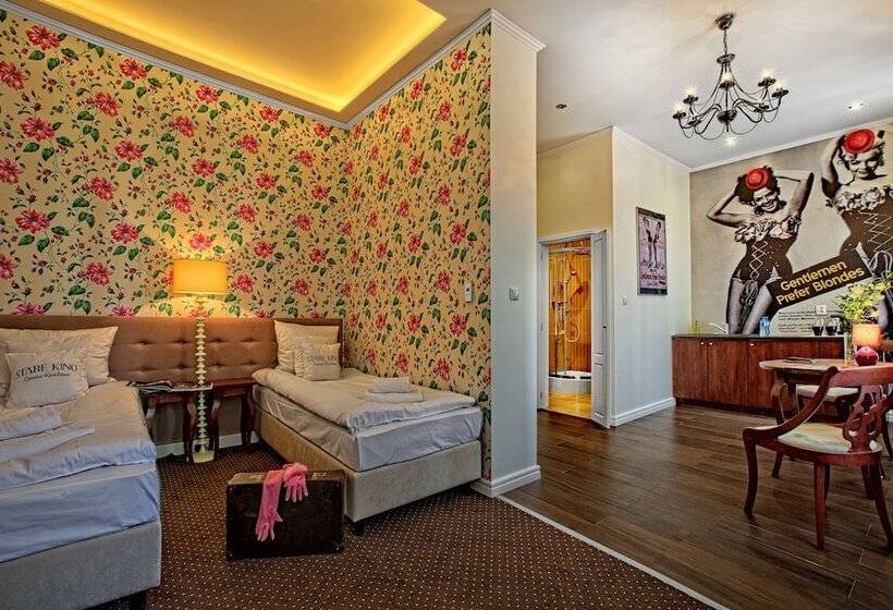 هتل Stare Kino Cinema Residence