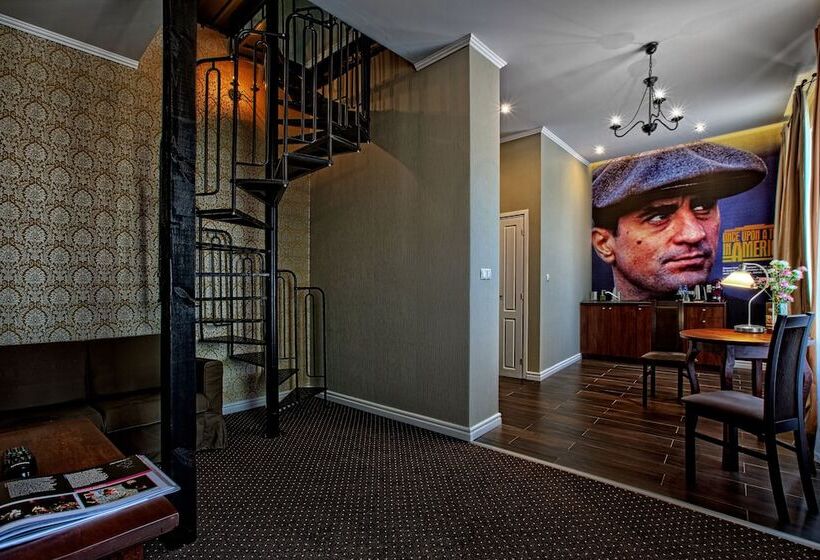 هتل Stare Kino Cinema Residence