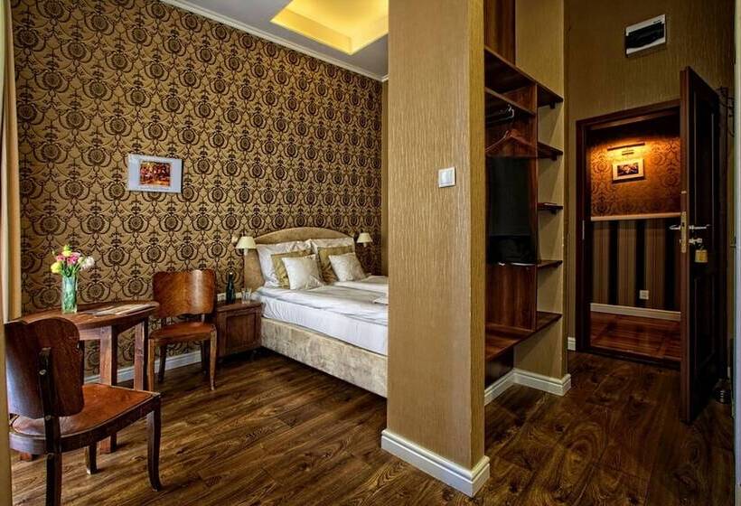 هتل Stare Kino Cinema Residence