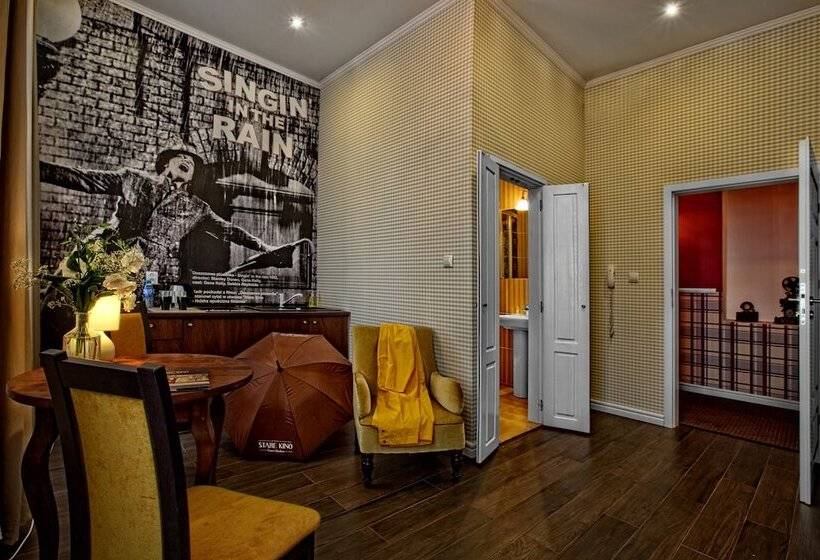 هتل Stare Kino Cinema Residence