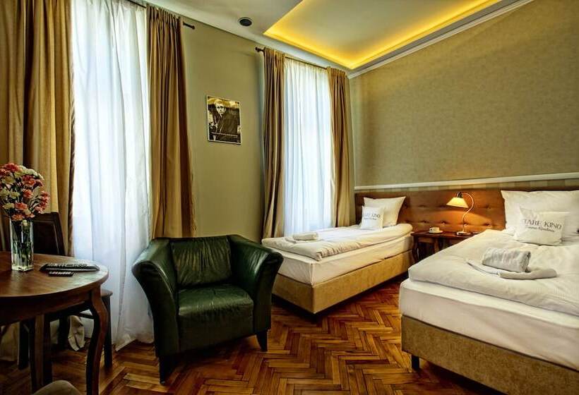 هتل Stare Kino Cinema Residence