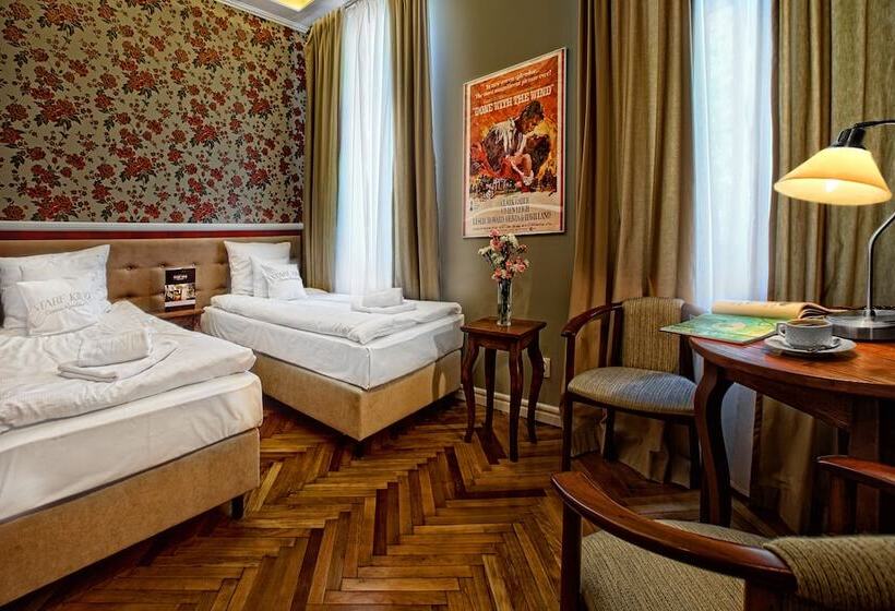 هتل Stare Kino Cinema Residence