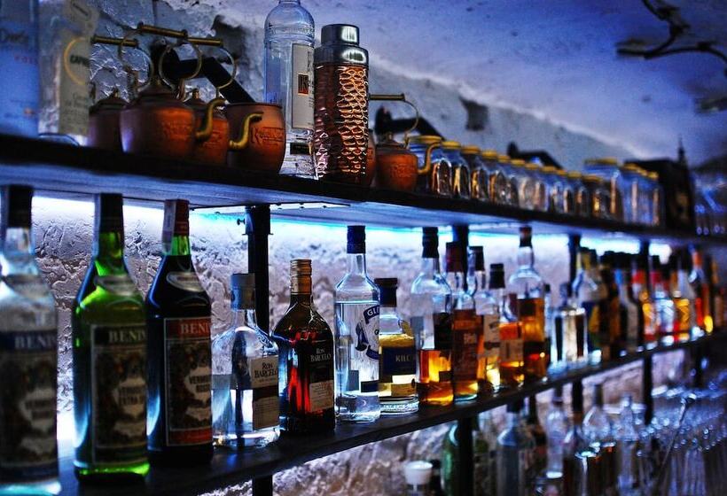 هتل Stare Kino Cinema Residence