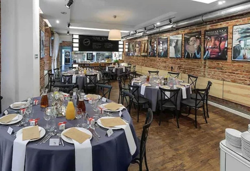 هتل Stare Kino Cinema Residence