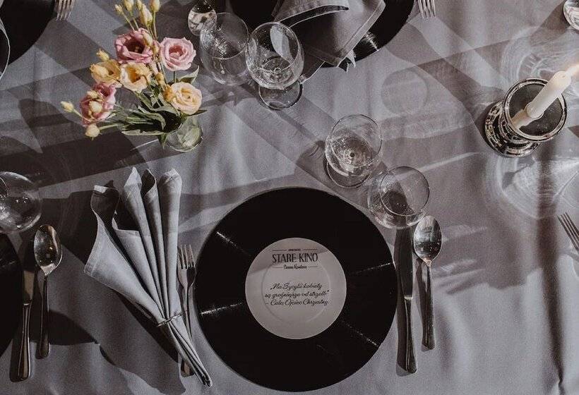 هتل Stare Kino Cinema Residence