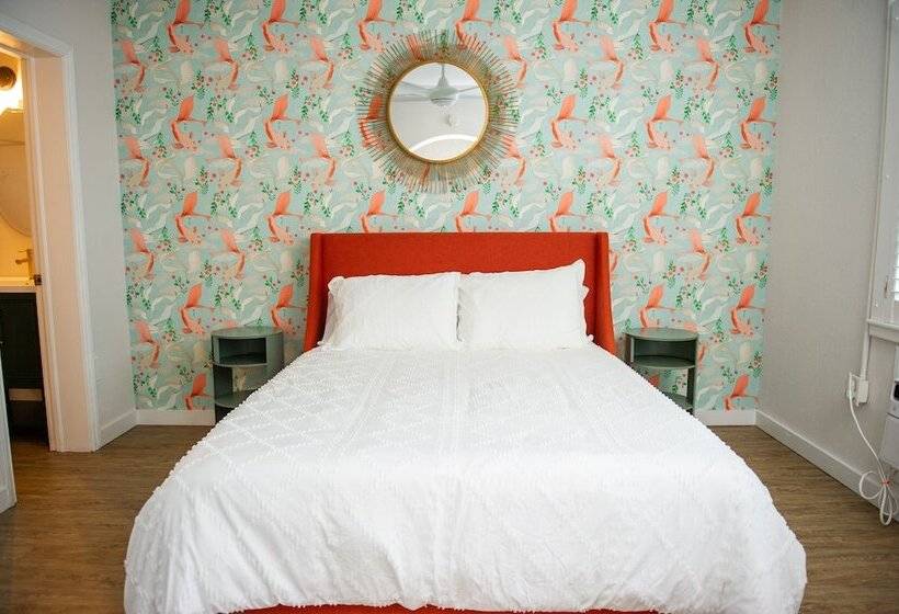 فندق Sunburst Inn