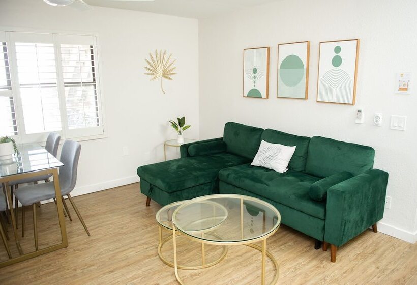 فندق Sunburst Inn