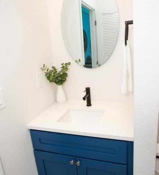 فندق Sunburst Inn