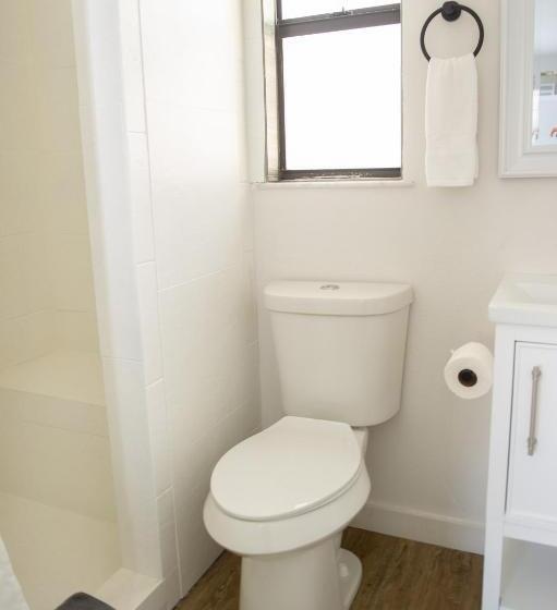 فندق Sunburst Inn