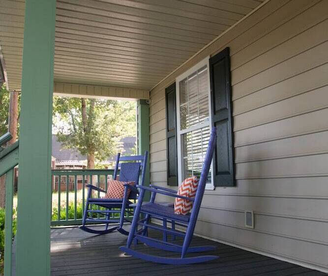 Отель Swamp Rabbit Inn