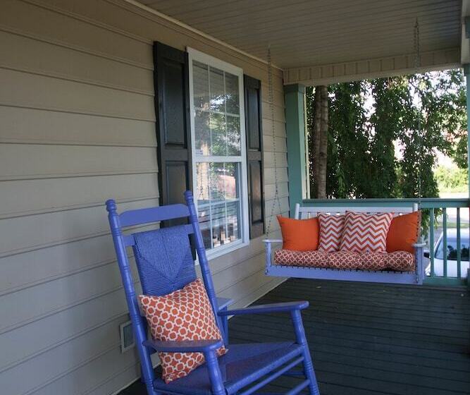 Отель Swamp Rabbit Inn