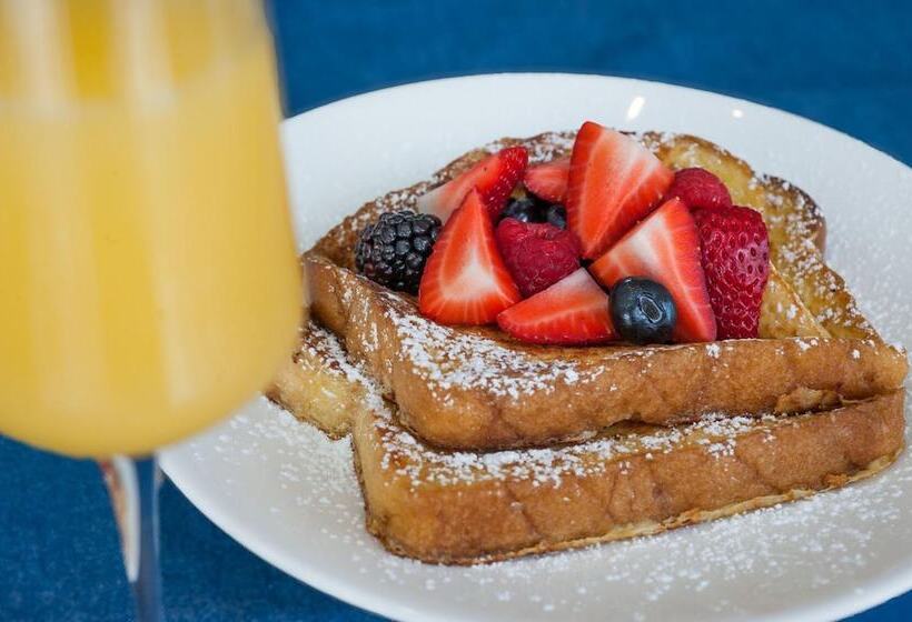 The Hotel At Oberlin