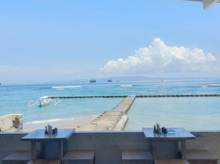 酒店 The Beach Candidasa