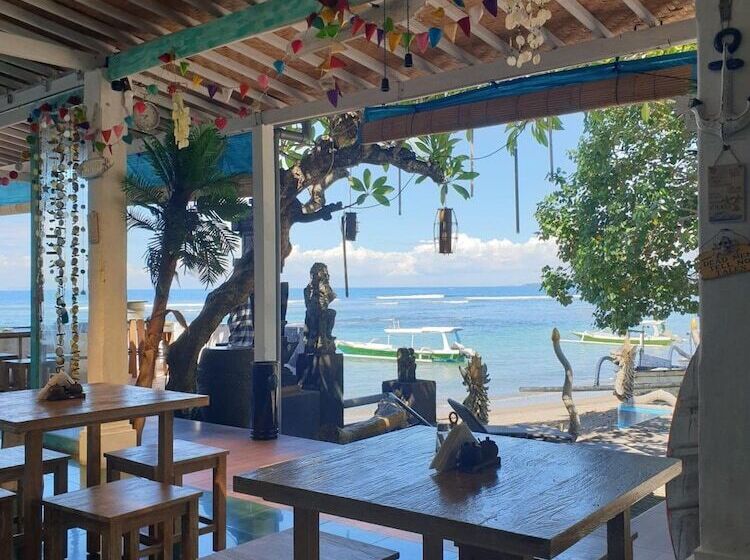 فندق The Beach Candidasa