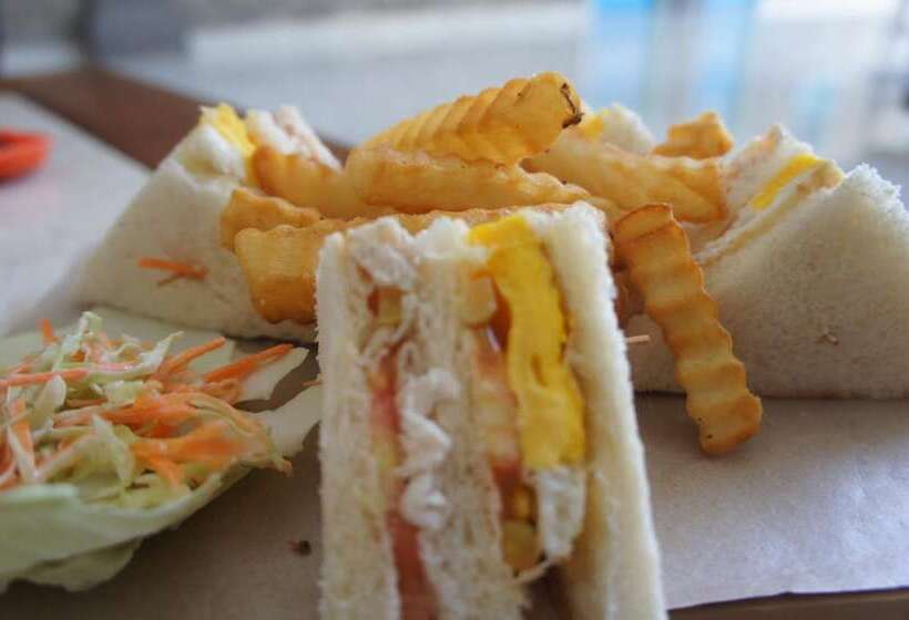 酒店 The Beach Candidasa