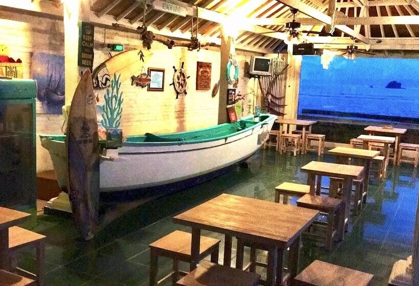 酒店 The Beach Candidasa