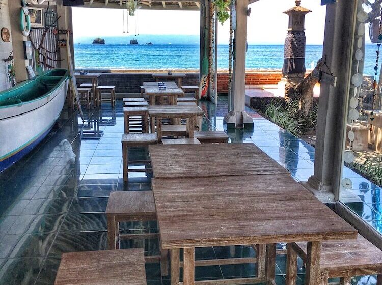 酒店 The Beach Candidasa