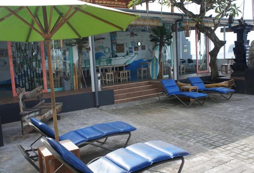 فندق The Beach Candidasa