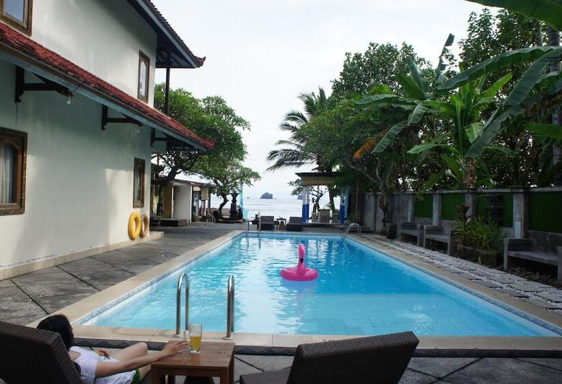 酒店 The Beach Candidasa