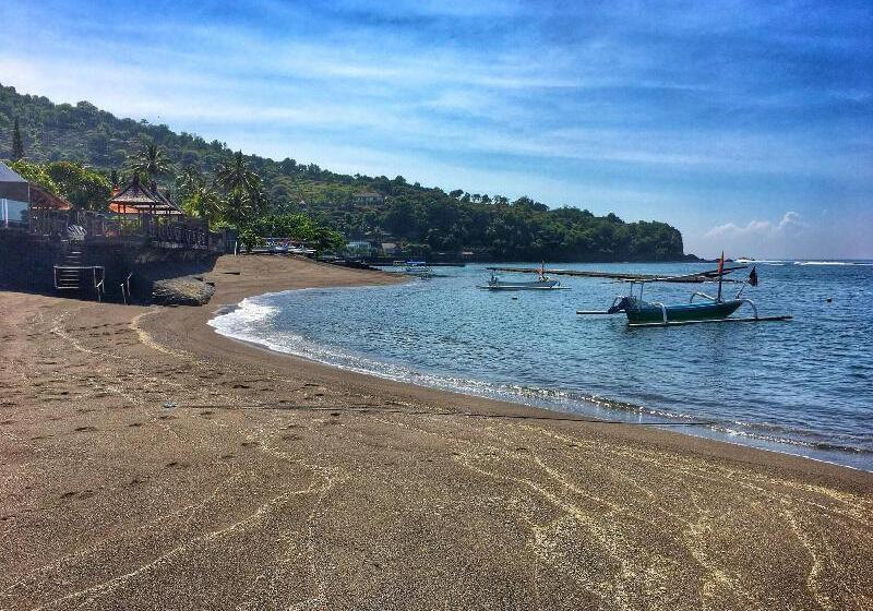 酒店 The Beach Candidasa