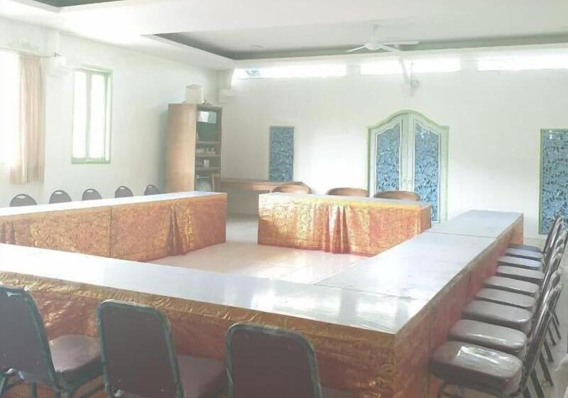 酒店 The Beach Candidasa