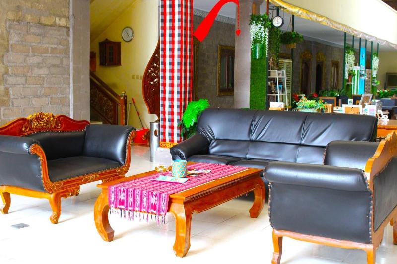 酒店 The Beach Candidasa