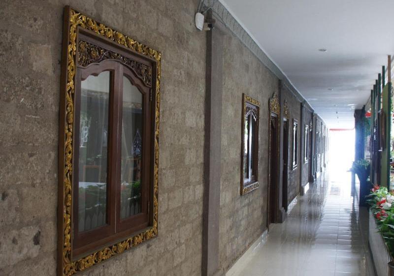 酒店 The Beach Candidasa