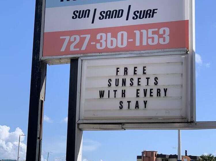 Отель Beach House