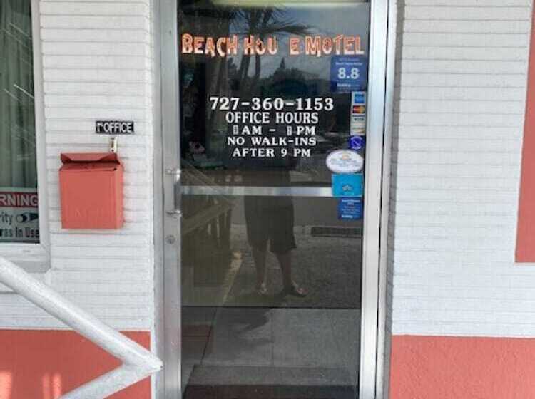 Отель Beach House