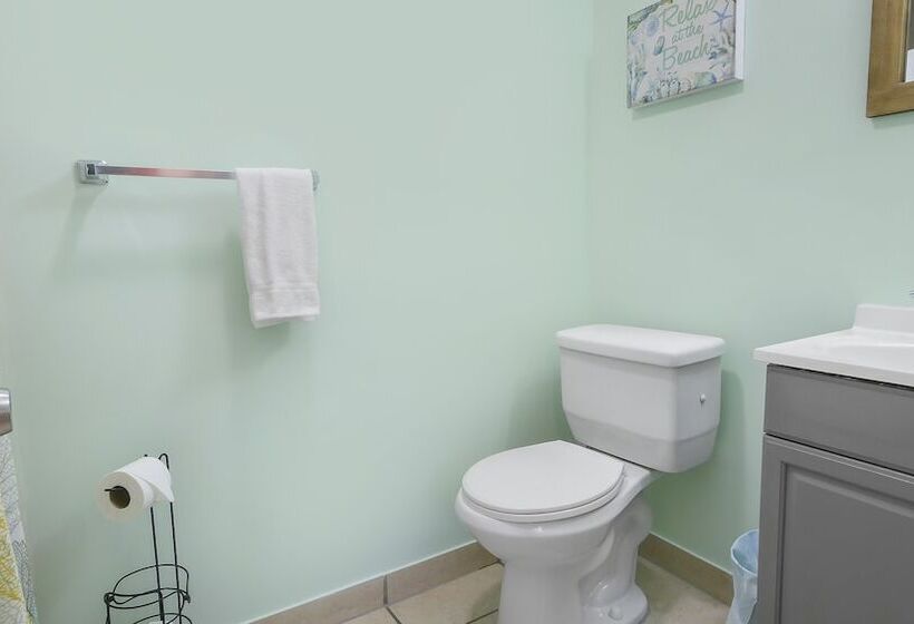 Отель Beach House