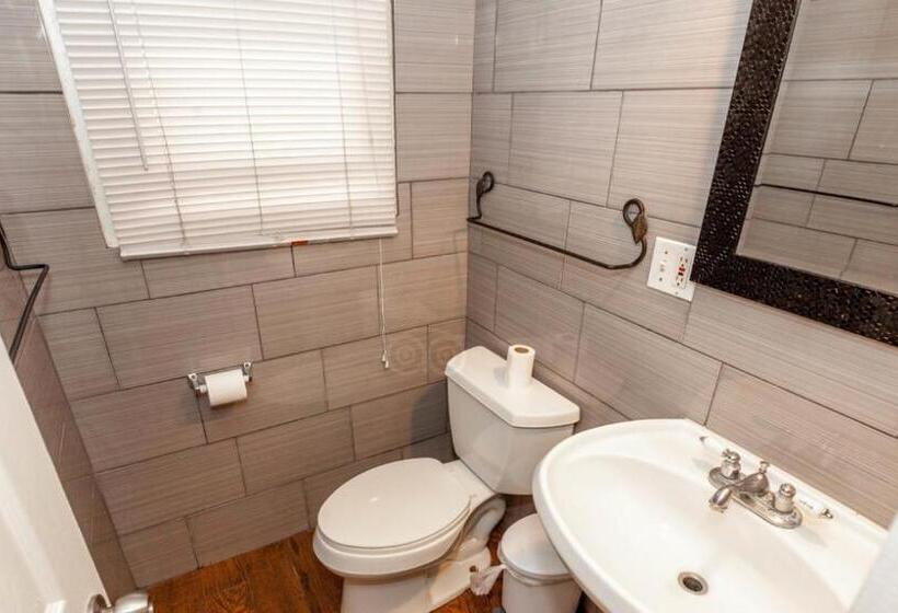 ホテル The Beach Waikiki Boutique Hostel