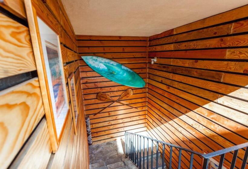 ホテル The Beach Waikiki Boutique Hostel