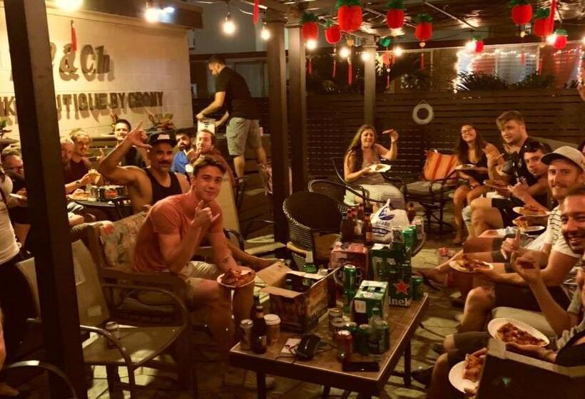 ホテル The Beach Waikiki Boutique Hostel