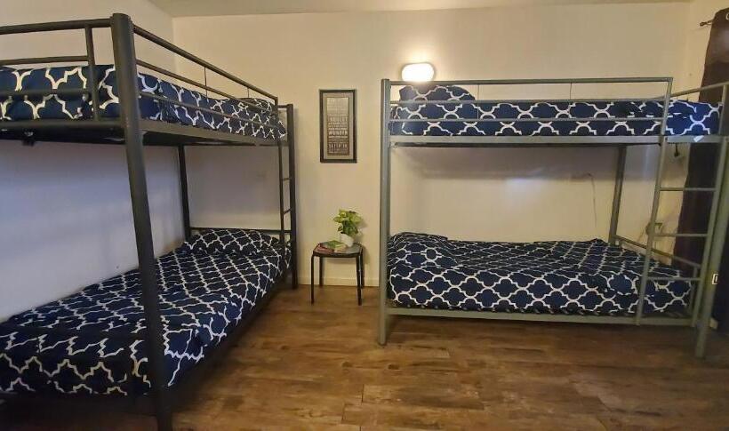 ホテル The Beach Waikiki Boutique Hostel