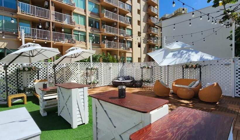 ホテル The Beach Waikiki Boutique Hostel