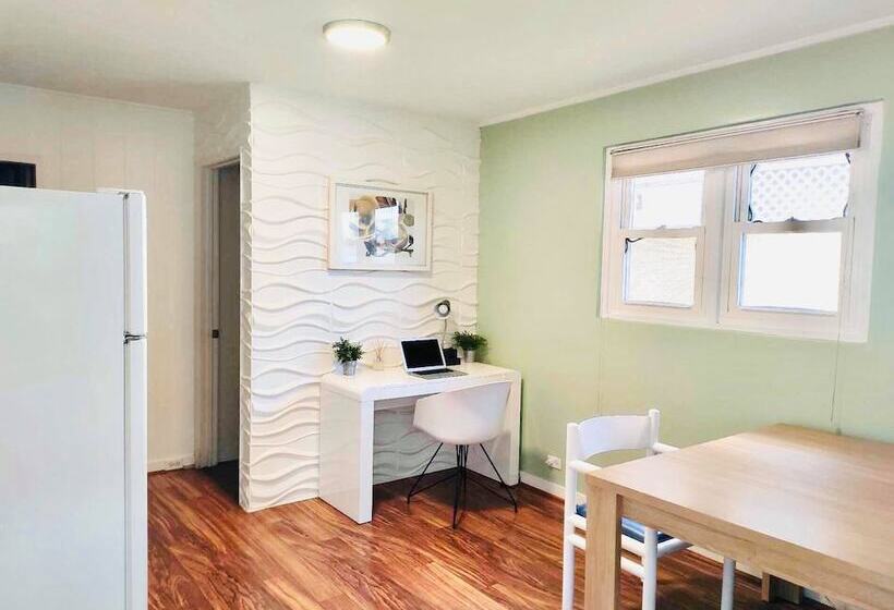 ホテル The Beach Waikiki Boutique Hostel