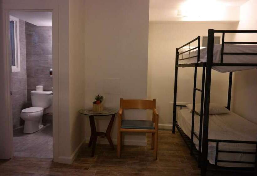 ホテル The Beach Waikiki Boutique Hostel