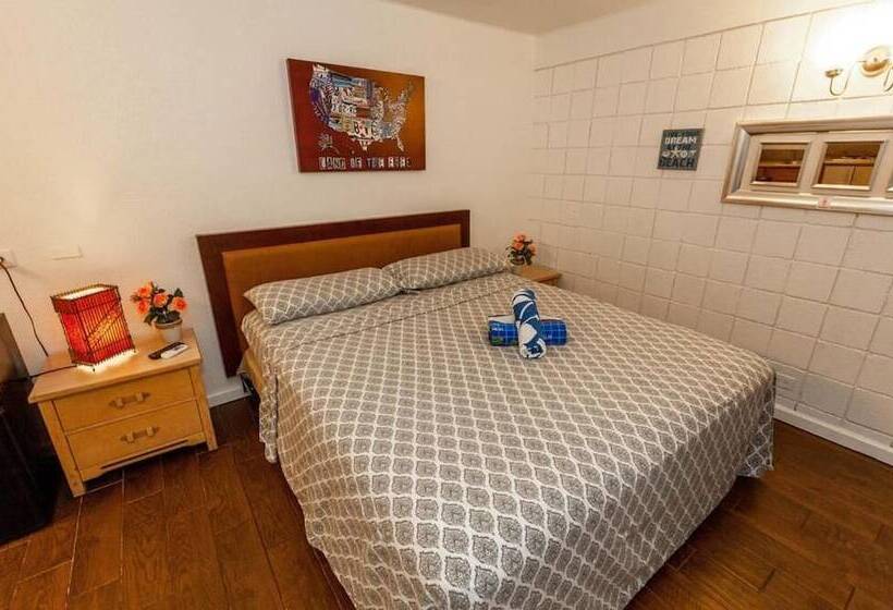 ホテル The Beach Waikiki Boutique Hostel