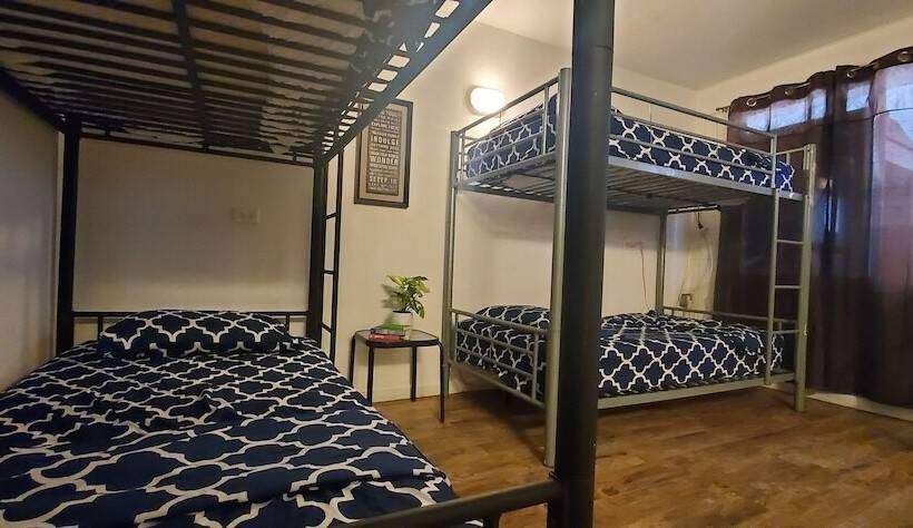 ホテル The Beach Waikiki Boutique Hostel