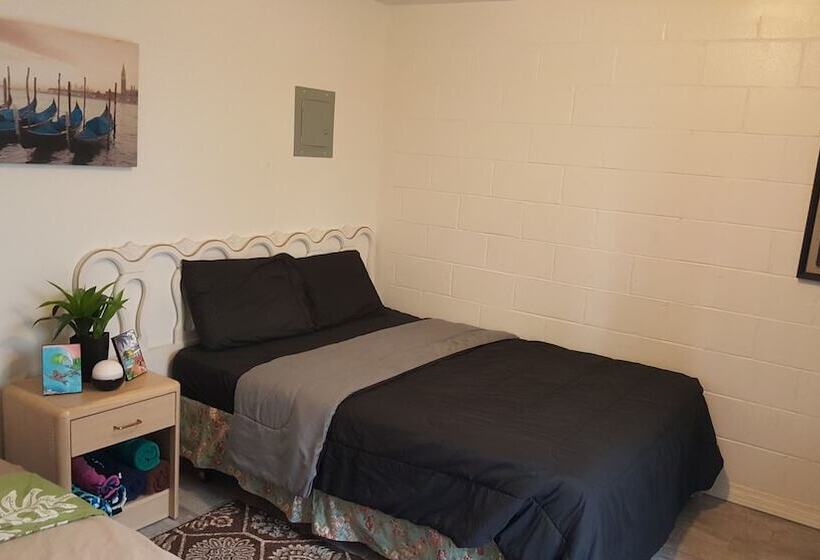 ホテル The Beach Waikiki Boutique Hostel