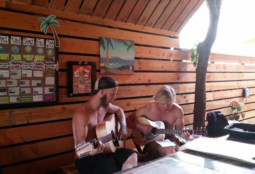 ホテル The Beach Waikiki Boutique Hostel