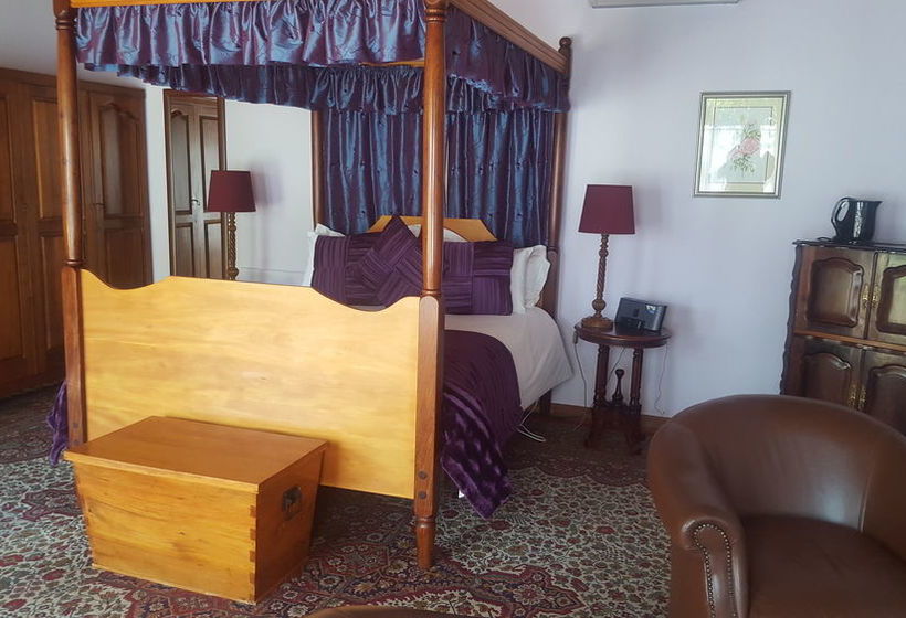 בית מלון כפרי The Hideaway