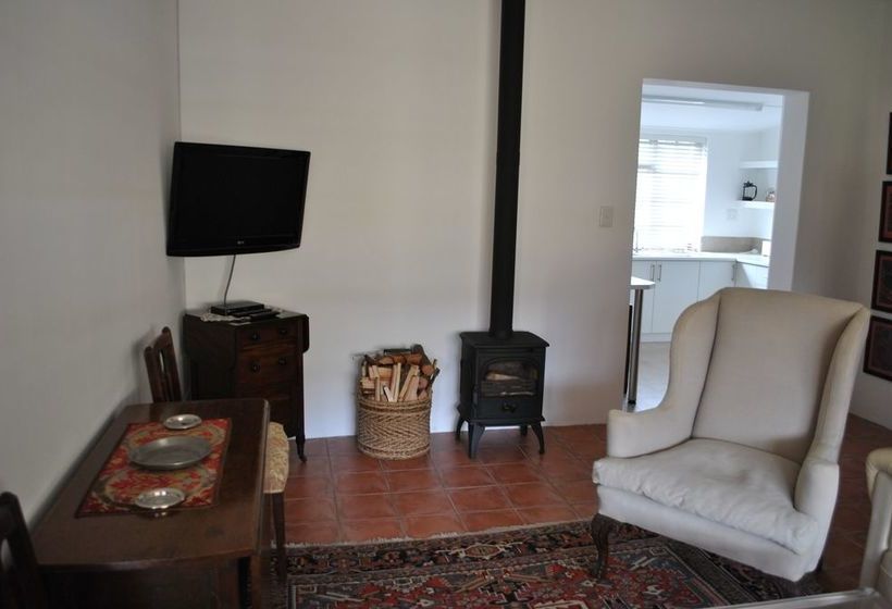 בית מלון כפרי The Hideaway