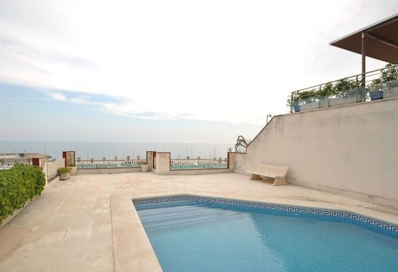 호텔 The Moonlight Sea View